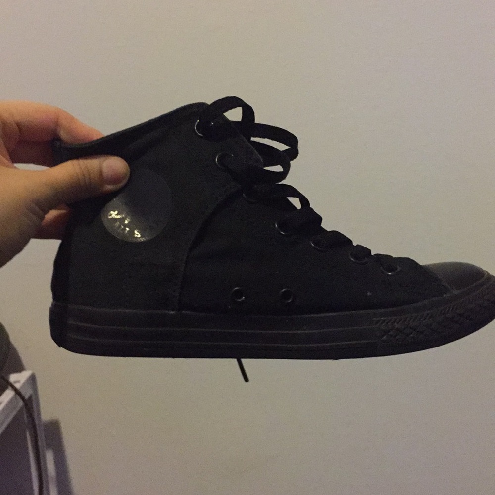Black converse
